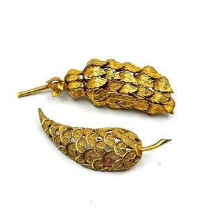 2 Vintage Gold Tone Nature Brooches Openwork Pinecone Leaf Pins Fall